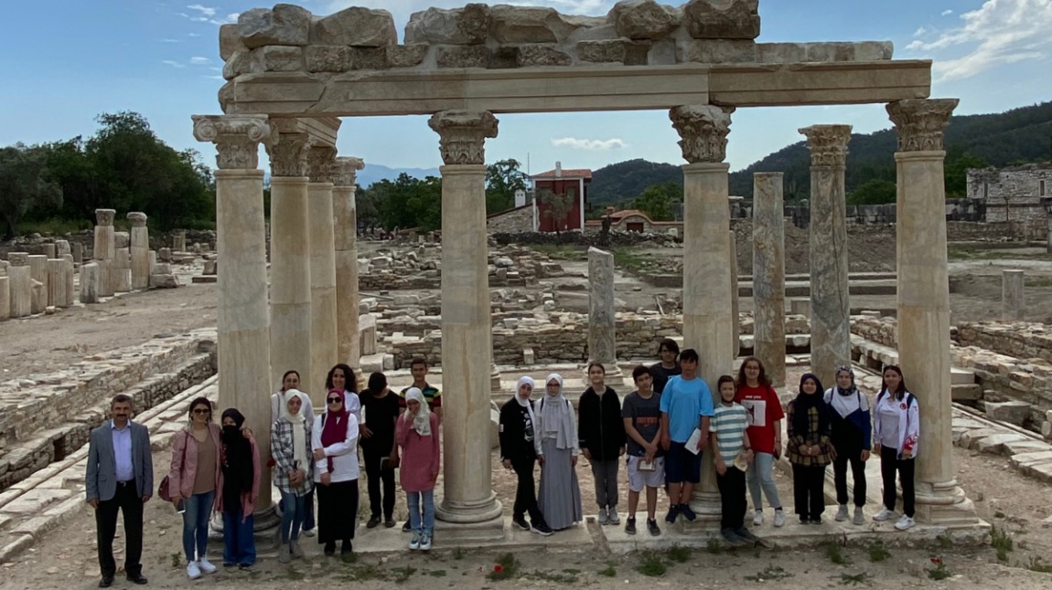 Şehrimin Kültürü Projesi Kapsamında Antik Kent Stratonikeia'ya Gezi Düzenlendi 